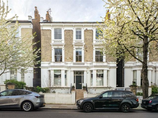 Apartment for rent in North Kensington, Greater London