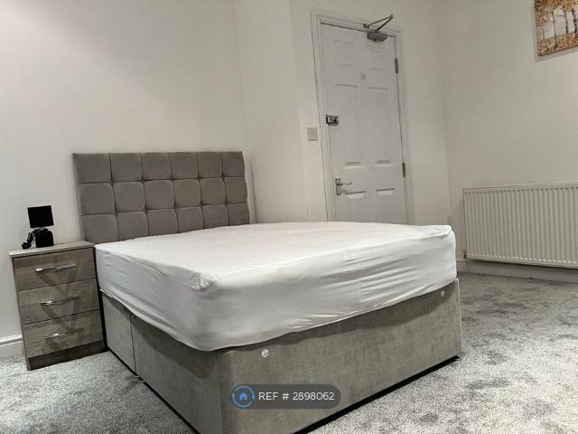 Room for rent in Baswich, Staffordshire