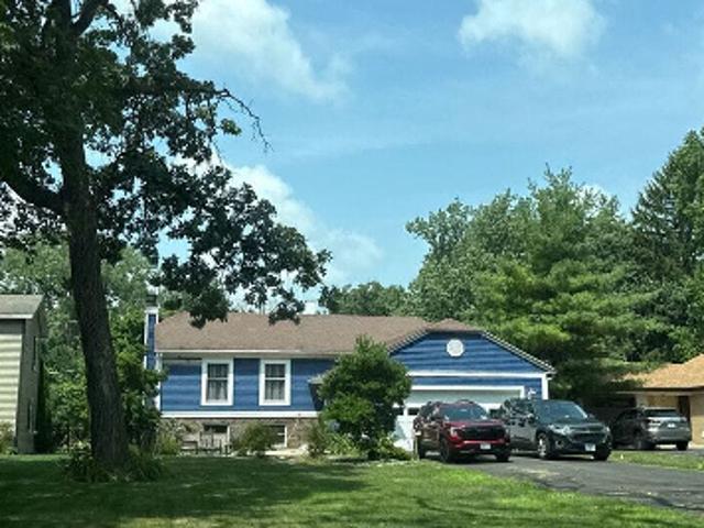 House for sale in Mchenry, Illinois