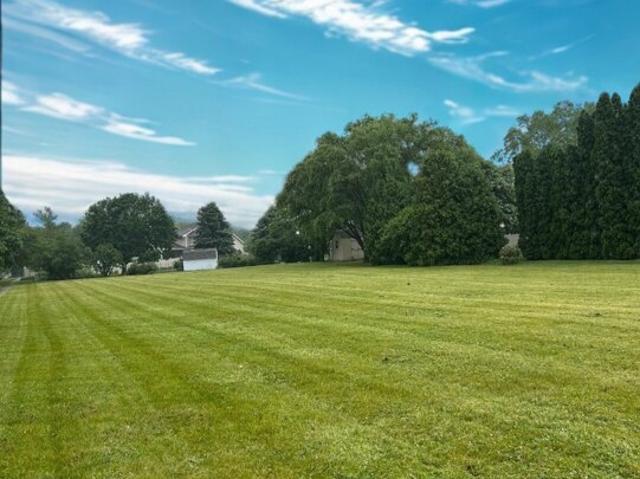 Land for sale in Shorewood