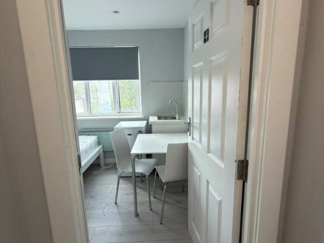 Studio for rent in The Slade, Oxfordshire