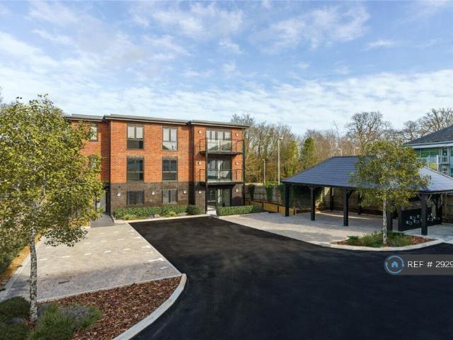 Apartment for rent in Denham, Tatling End