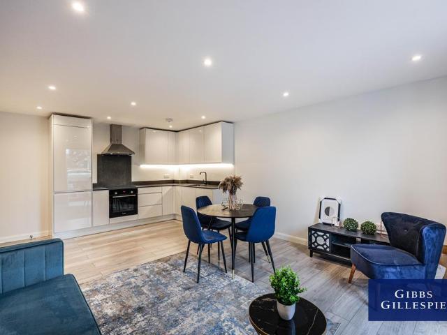 Apartment for rent in Denham, Gerrards Cross and Chalfonts Community Board, Tatling End