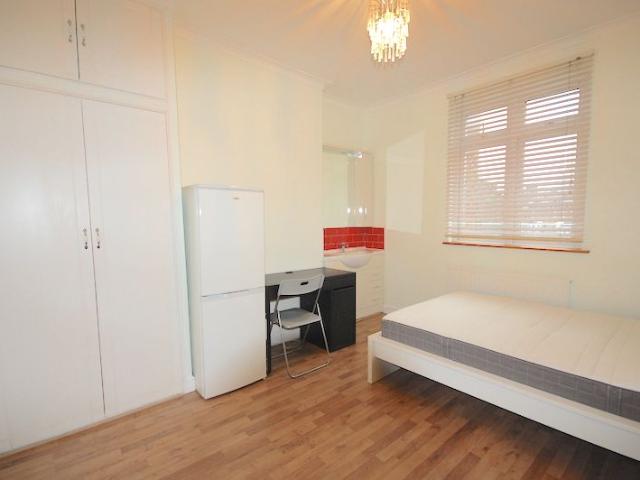 Room for rent in Stroud Green, Greater London