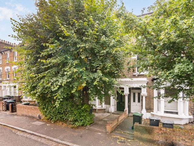 Studio for rent in Stroud Green, Greater London