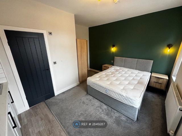 Room for rent in The Brampton, Butterton