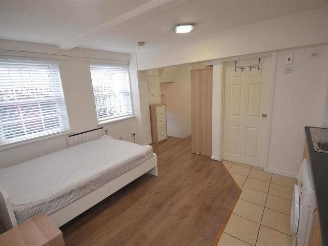 Studio for rent in Reading West, Reading