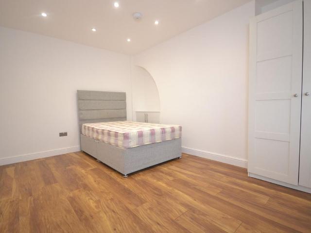 Studio for rent in Reading West, Reading