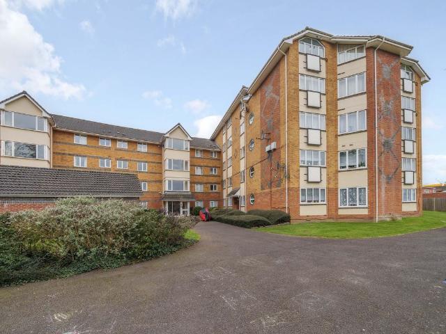 Apartment for rent in Dee Park, Reading