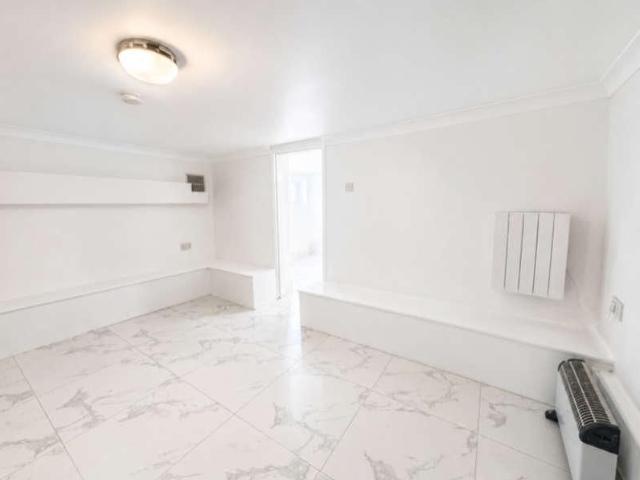Apartment for rent in Dee Park, Reading