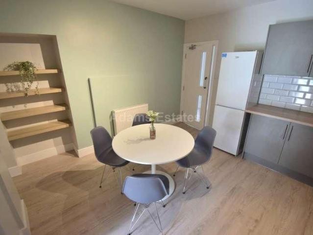 House for rent in Purley on Thames, West Berkshire