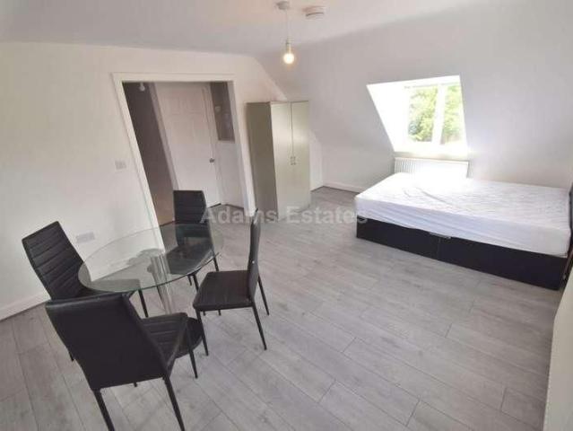 Studio for rent in Kentwood, Reading