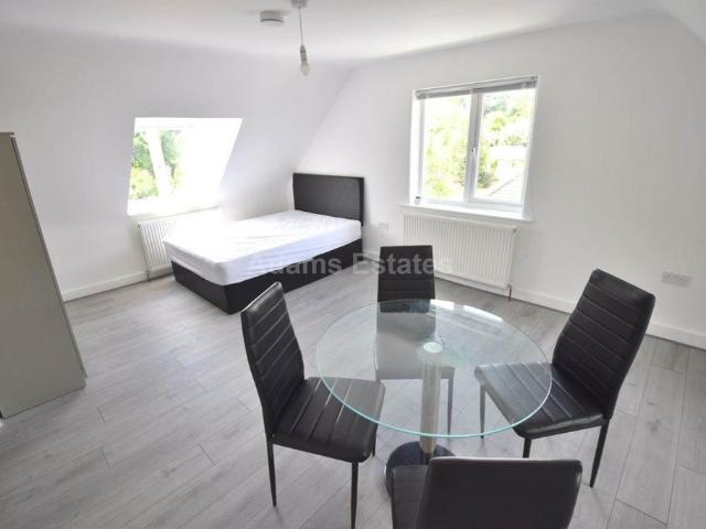 Apartment for rent in Kentwood, Reading