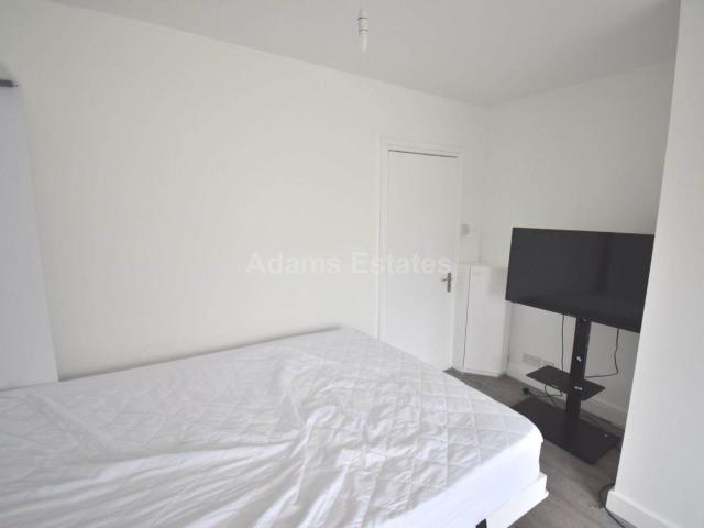 Studio for rent in Reading