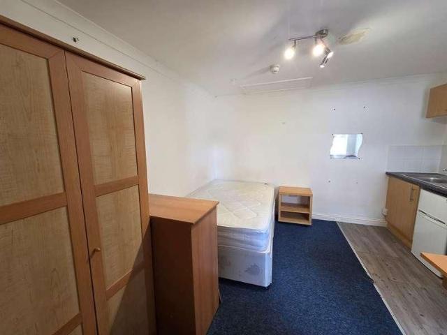 Apartment for rent in Pennycomequick, Plymouth