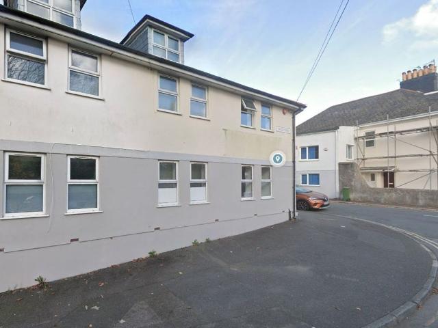 Studio for rent in Pennycomequick, Mount Wise