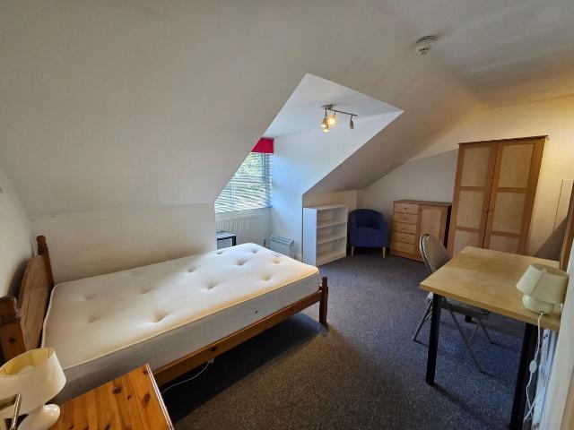 Studio for rent in Pennycomequick, Mount Wise