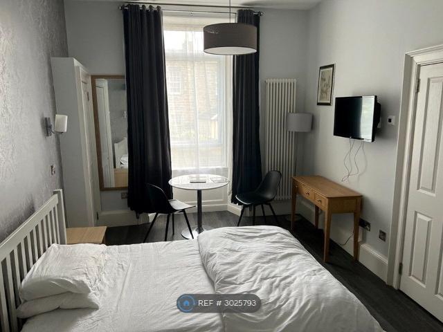 Studio for rent in St Leonards, Newington