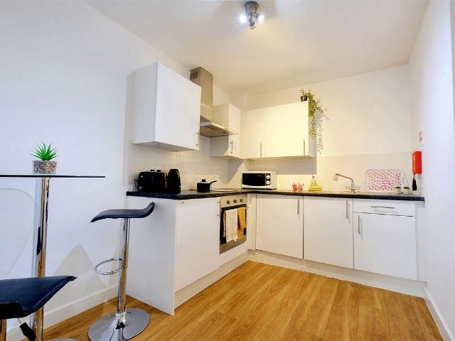 Studio for rent in Pinfold, Leicestershire
