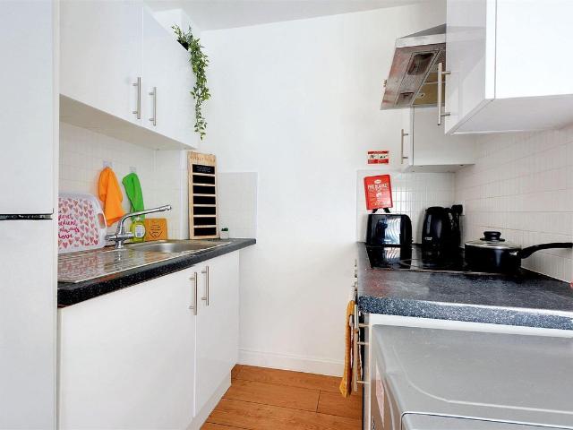Studio for rent in Pinfold, Leicestershire
