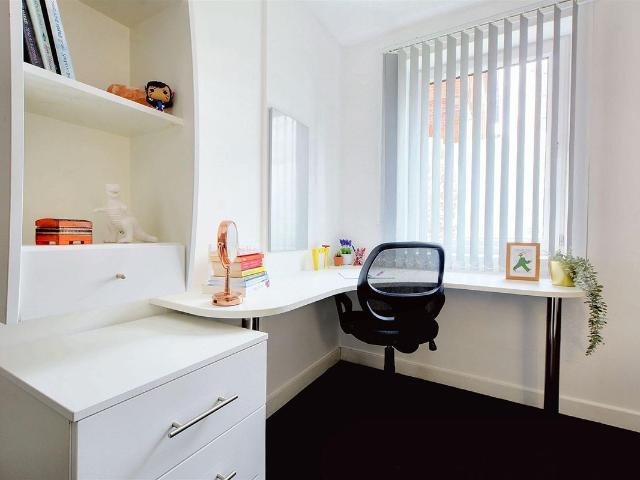 Studio for rent in Pinfold, Leicestershire