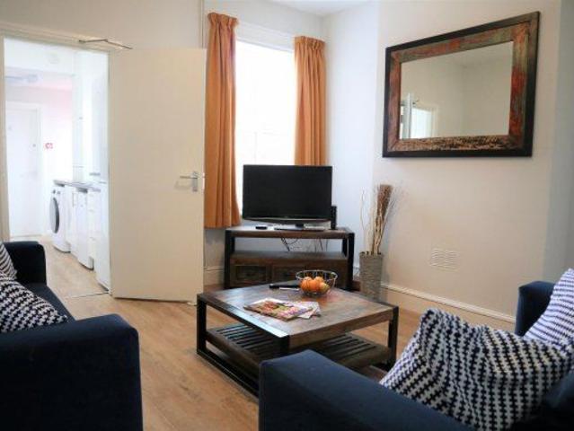 House for rent in Elmfield, Leicestershire