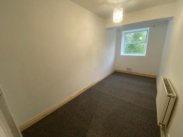 Apartment for rent in Pontycymer, Wales