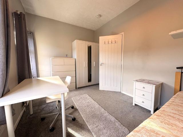 House for rent in Pontypridd, Wales