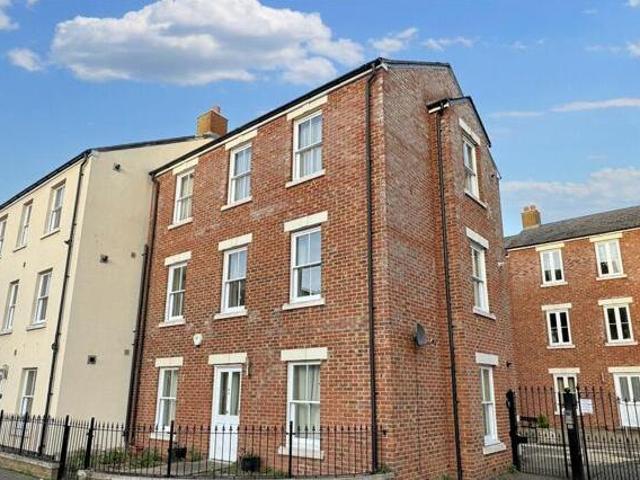 House for sale in Gloucester, Gloucestershire