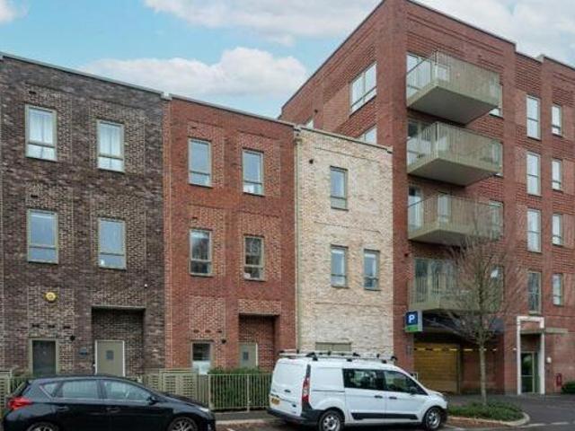 House for sale in North Watford, Hertfordshire