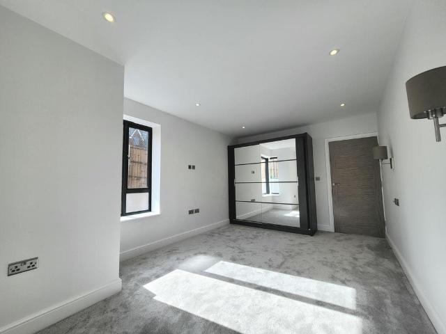 Apartment for rent in Watford Heath, Watford