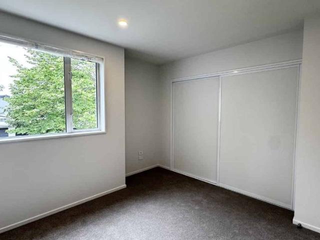 Townhouse for rent in Saint Albans, Canterbury