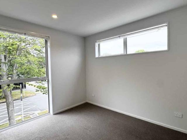 Townhouse for rent in Saint Albans, Canterbury