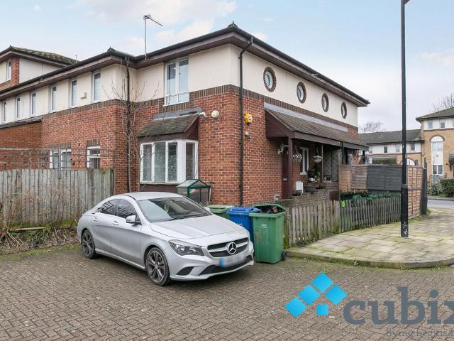 House for rent in Lynton Estate, Greater London