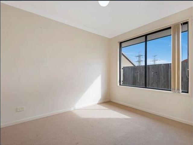 Townhouse for rent in Toombul, Queensland