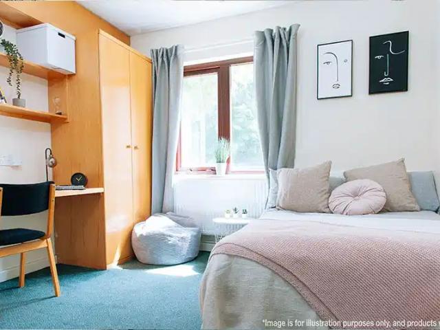 Apartment for rent in Weetwood, West Yorkshire