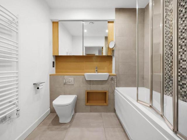 House for rent in Bromley-by-Bow, Poplar Grove