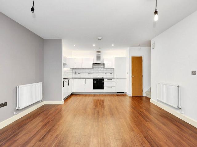 Apartment for rent in Bromley-by-Bow, Poplar Grove