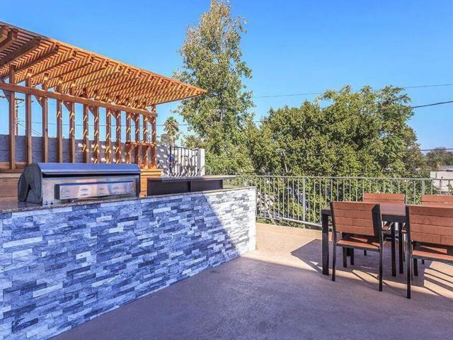 Apartment for rent in North Hollywood Neighborhood Council District, Canoga Park