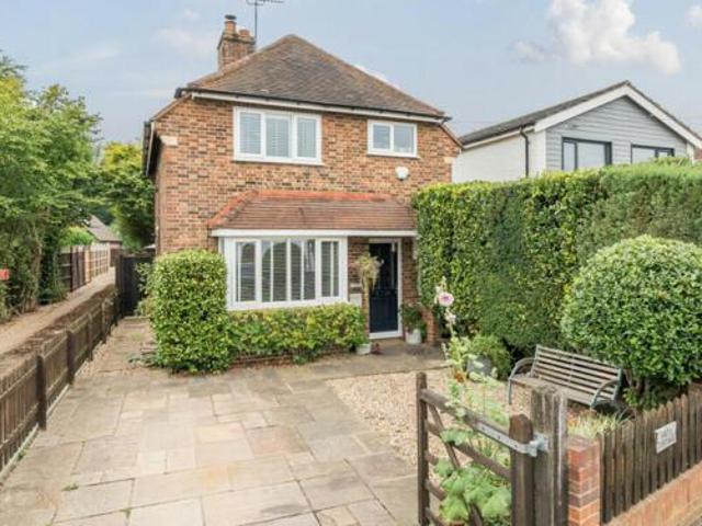 House for sale in Pachesham Park, Surrey