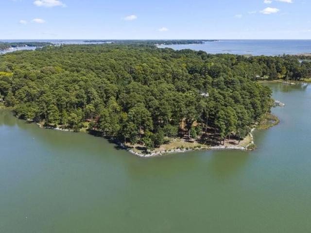 Land for sale in White Stone, Lancaster County