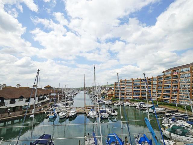 Apartment for rent in Port Solent, City Of Portsmouth