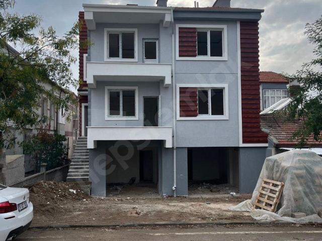 Hürriyet Mahallesi, Karaman Merkez içerisinde satılık mülk