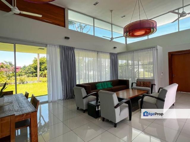 House for sale in Malaka