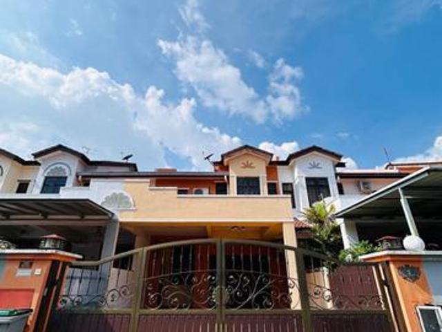 Terraced House for sale in Malaka