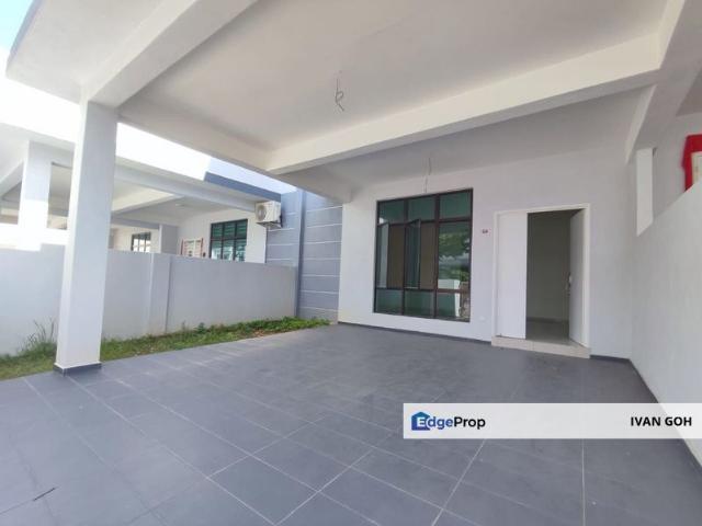House for sale in Malaka