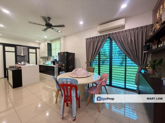 House for sale in Malaka