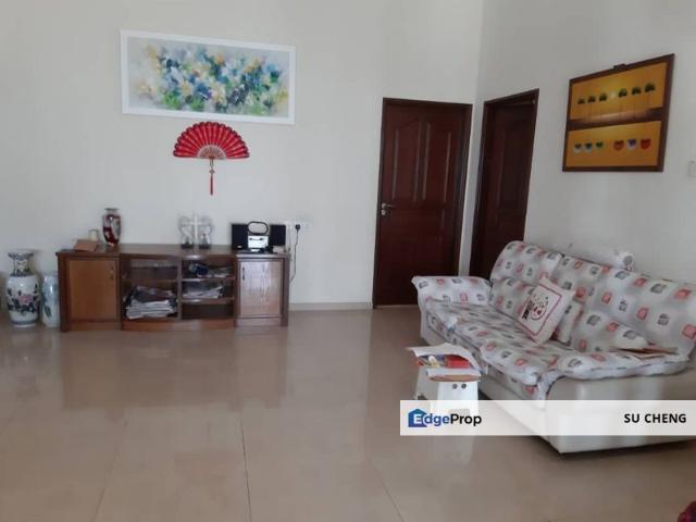 House for sale in Malaka