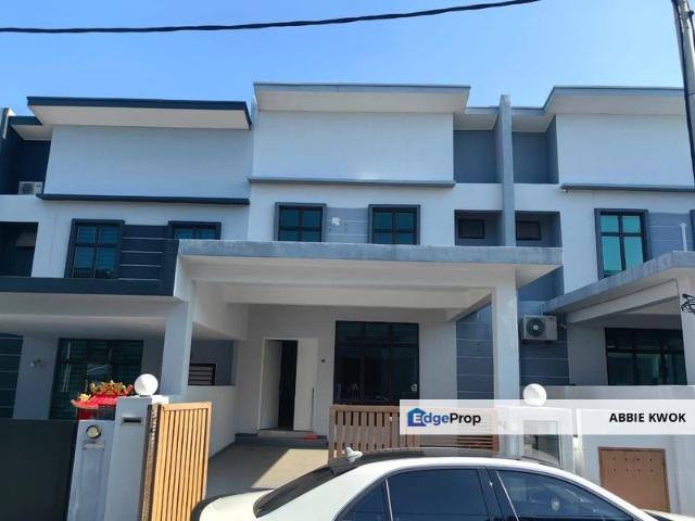 House for sale in Malaka