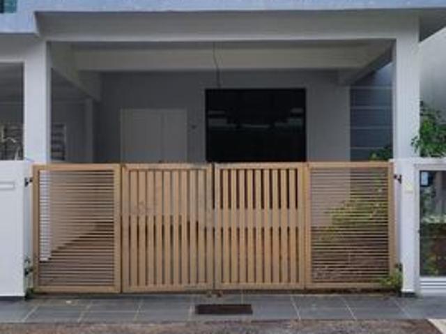 House for sale in Malaka